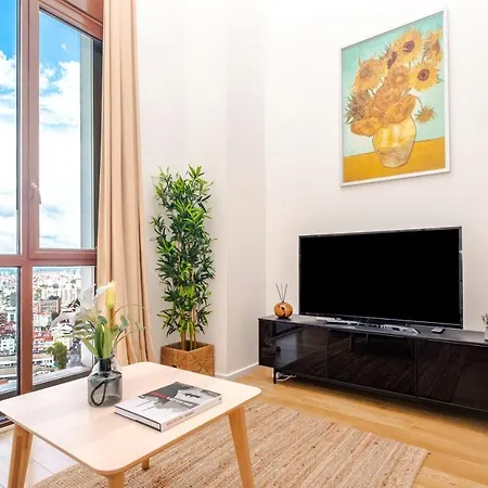 Apartment Cozy Loft With Skyline View In Modern *
