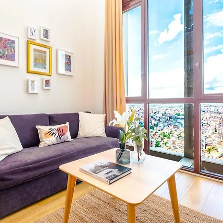 Cozy Loft With Skyline View In Modern Istanbul
